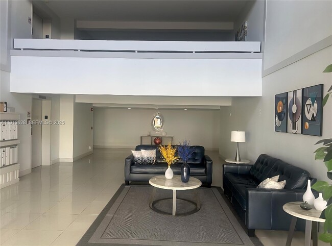 Foto del edificio - 303 Racquet Club Rd