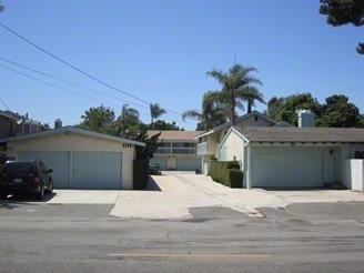 Building Photo - Canyon Drive