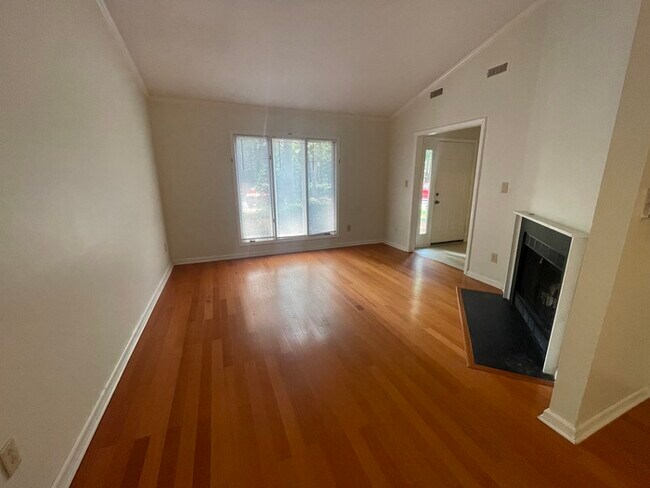 Foto del edificio - 110 Berry Patch Ln