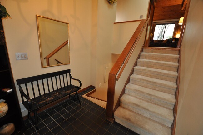 Foto del edificio - 55 Murray Hill Woods Rd