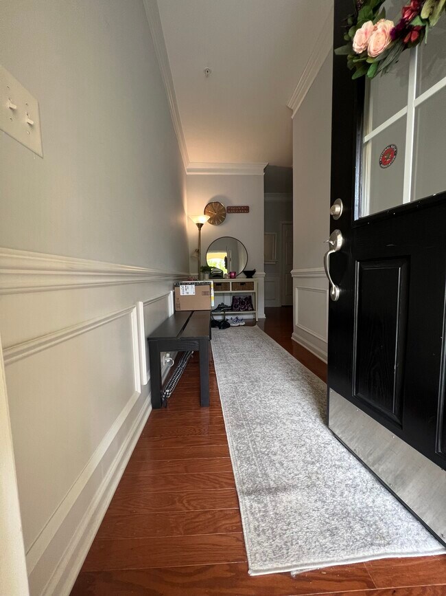 Entry way - 112 Inlet Point Dr
