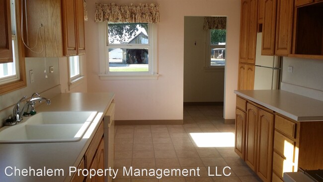 Building Photo - 2 br, 1 bath House - 11210 Donald Rd. NE