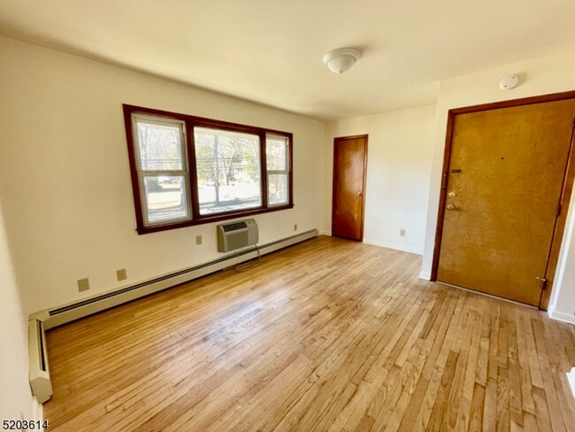 Building Photo - 5314 Berkshire Valley Rd