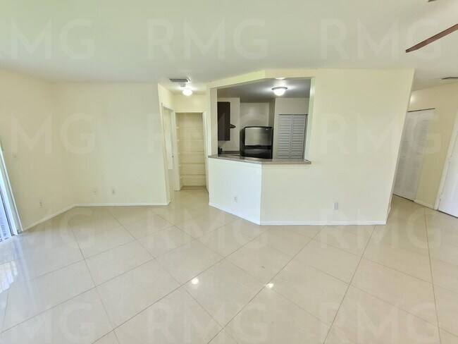 Foto del edificio - 3445 NW 44th St