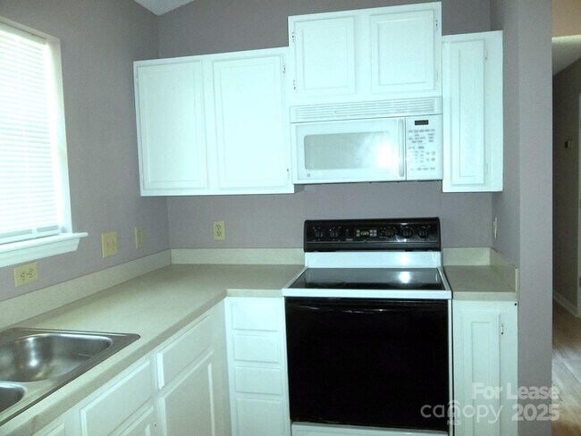 Foto del edificio - 1337 Level Creek Ln