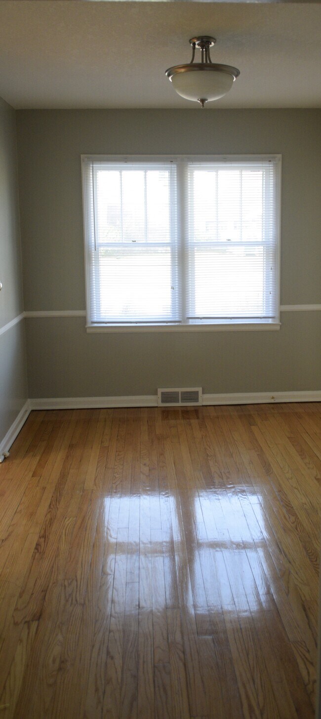 Building Photo - 1101 N Downey Ave