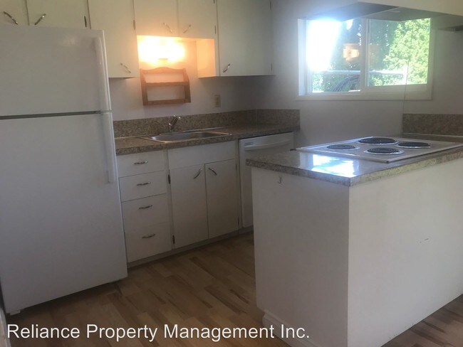 Foto del edificio - 5614-5616 NE 30th Ave