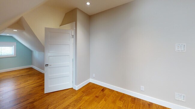 Building Photo - 1610 Forest Ave