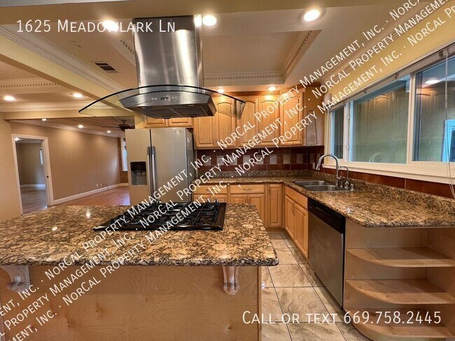 Foto del edificio - 1625 Meadowlark Ln