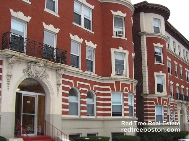 Building Photo - 1595 Beacon St