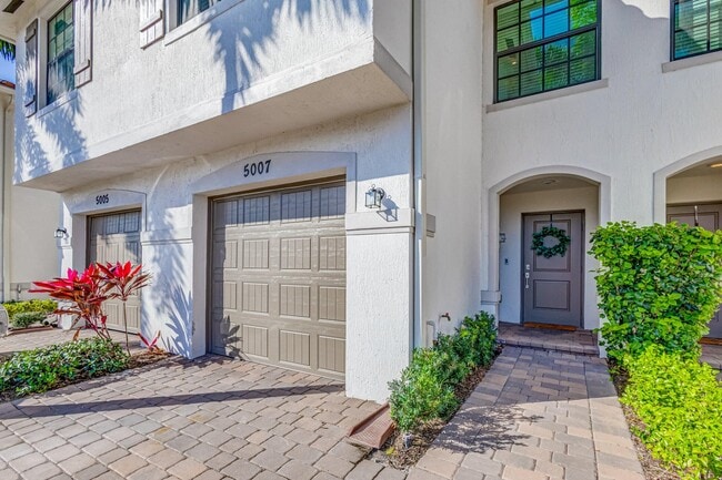 Foto del edificio - 5007 Woods Edge Cir