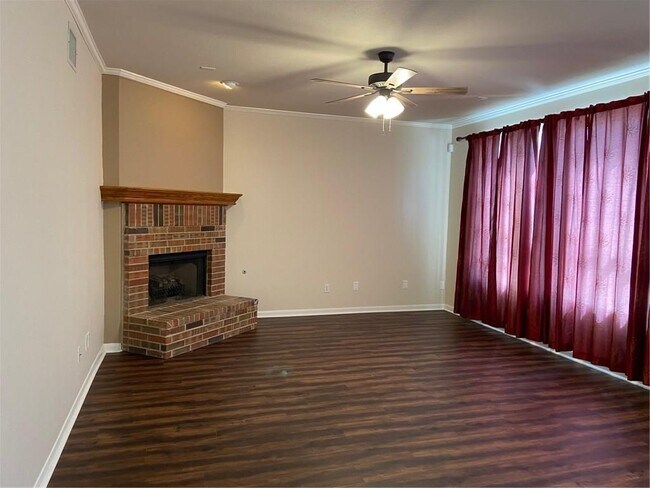 Foto del edificio - 8811 Glen Canyon Dr