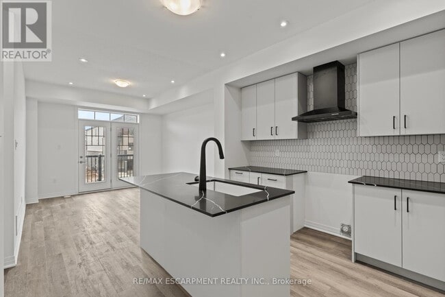 Building Photo - 62 POGIE Dr