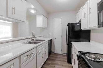 Building Photo - Hamlet Apartments