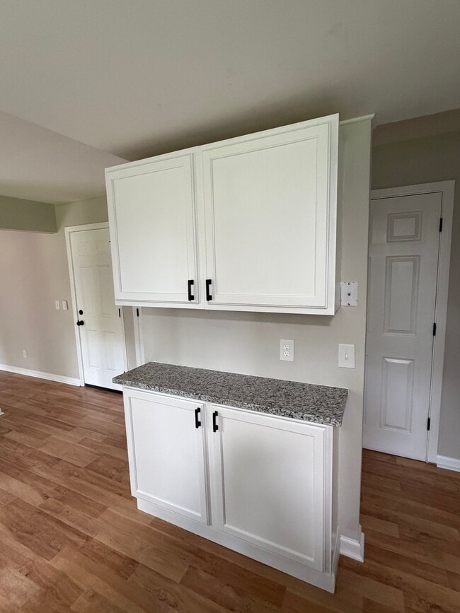 Building Photo - 1293 Deblin Dr