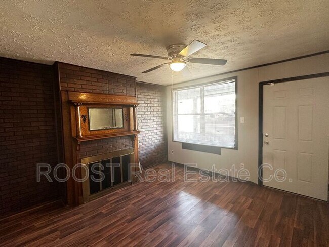 Building Photo - 221 Reeb Ave