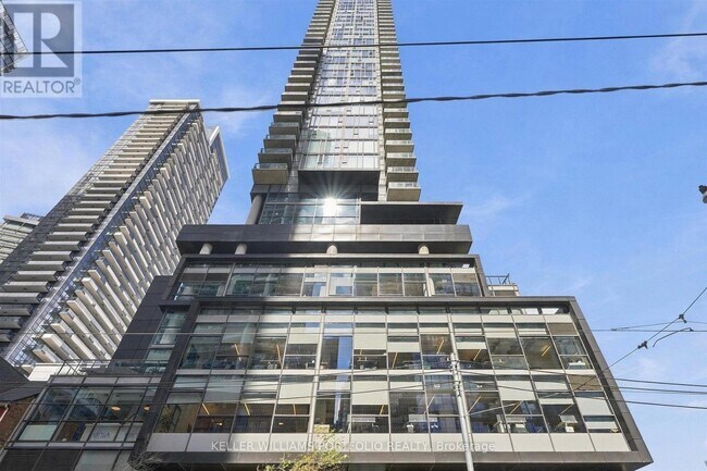 Photo du bâtiment - 290 Adelaide St W