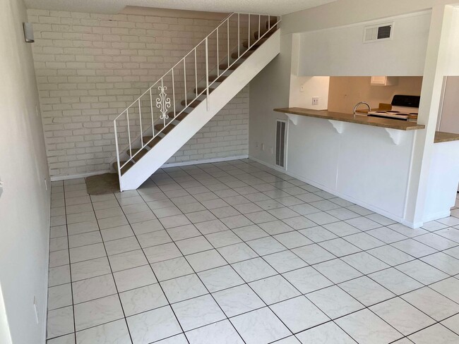 Building Photo - Fantastic Renovated 2 story - 2 bed + 1 ba...