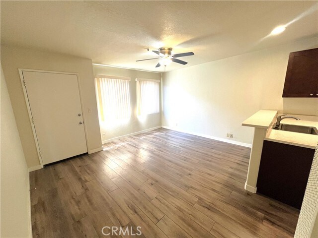 Foto del edificio - 4307 W 142nd St