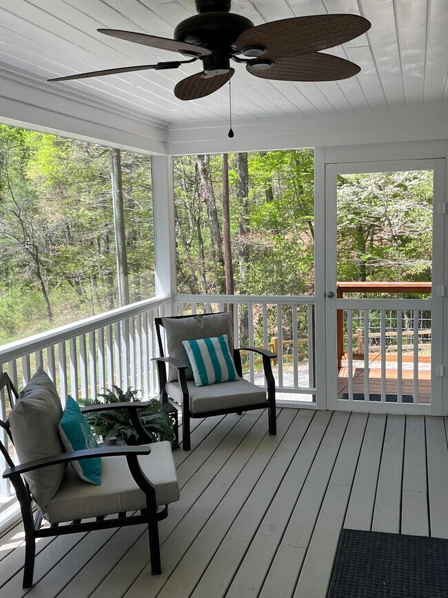 Foto del edificio - 251 Landwood Ln