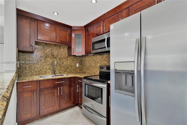 Foto del edificio - 6200 W Flagler St