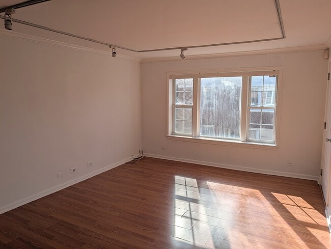Foto del edificio - 733 Dobson St