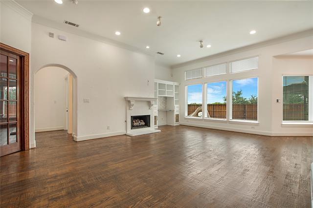 Foto del edificio - 4501 Redwood Ct