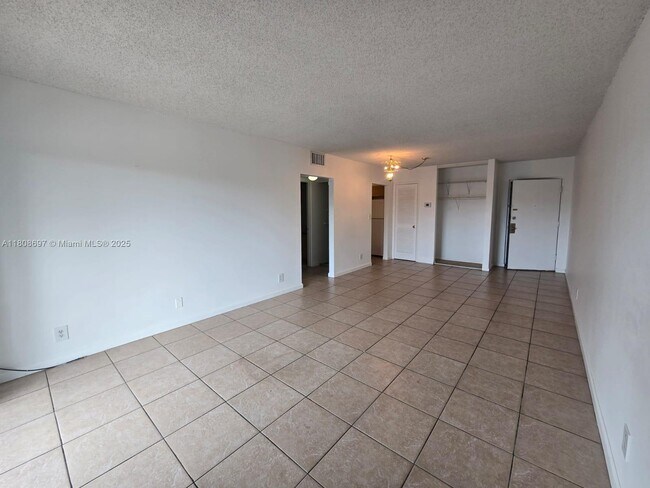 Foto del edificio - 405 S Pine Island Rd