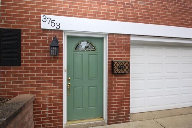 Building Photo - 3753 Evergreen Dr