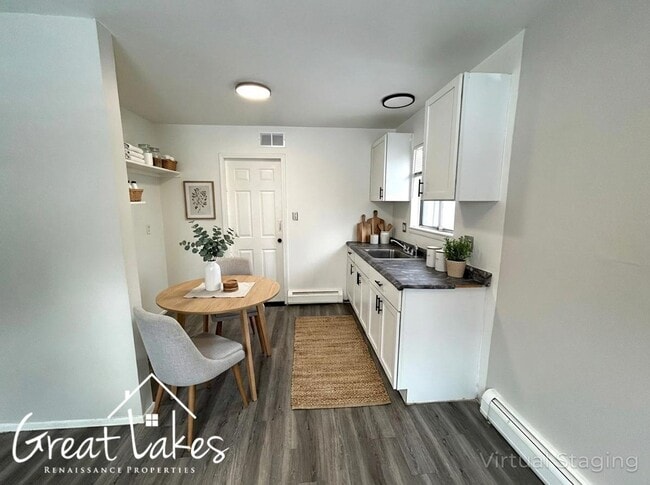 Building Photo - Charming 3 Bedroom 1 Bathroom now available for rent