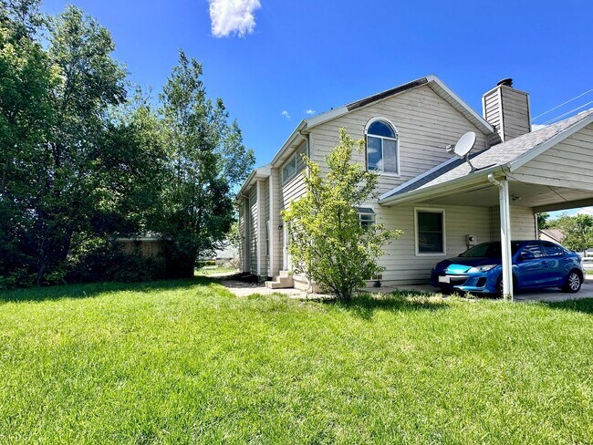 Foto del edificio - 1099-1091 Shepard Ln