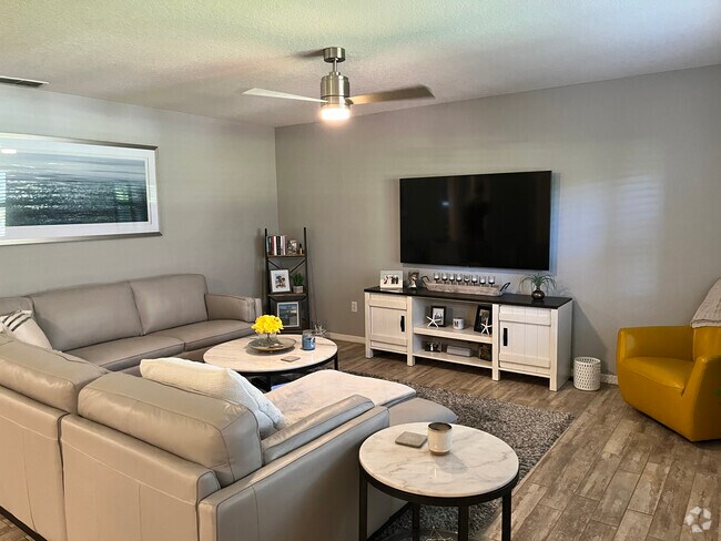 Building Photo - 6150 Gulfport Blvd S