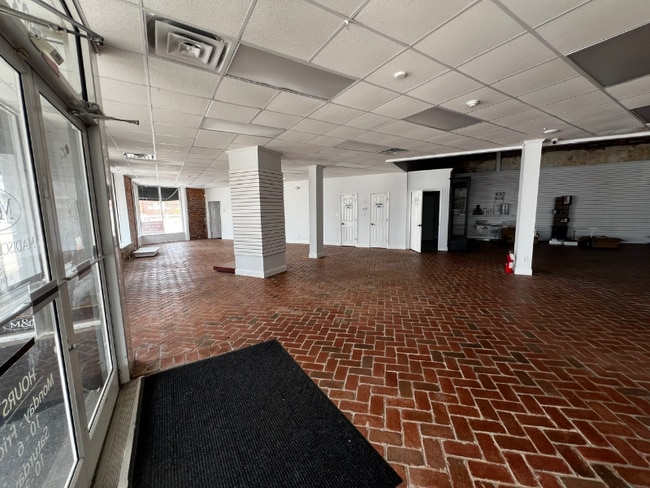 Building Photo - 703 S Madison St