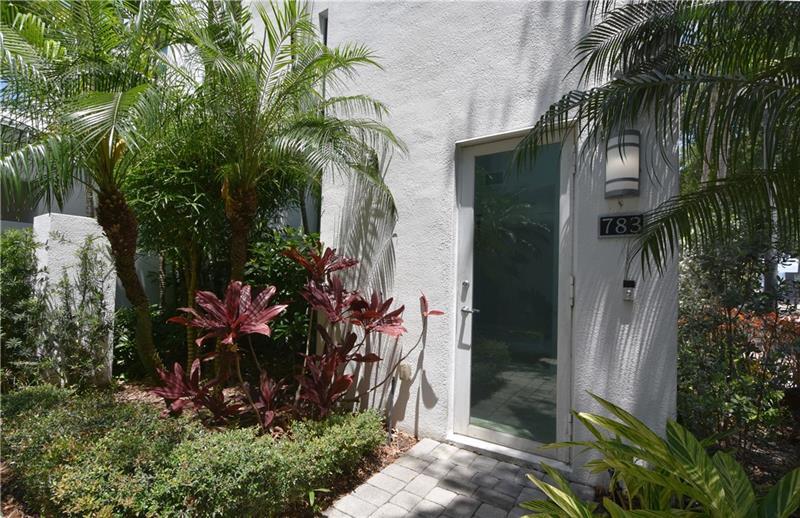 Foto principal - 783 NE 4th Ave