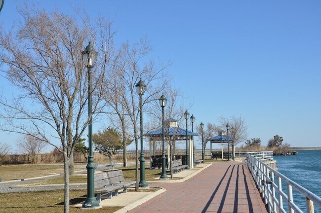 Foto del edificio - 2472 South Seamans Neck Road