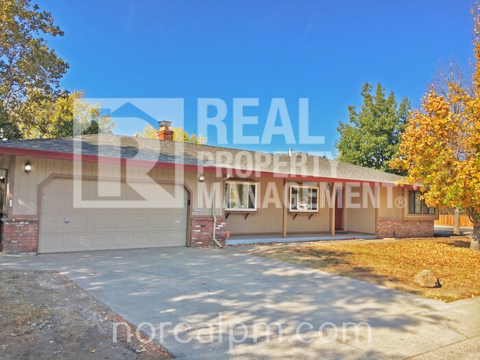 Beautiful 3 bed 2.5 bath home in Carmichael! House for Rent in Carmichael, CA