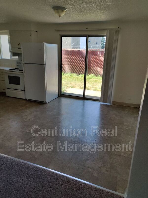 221 S Knott St, Canby, OR 97013 Condo for Rent in Canby, OR