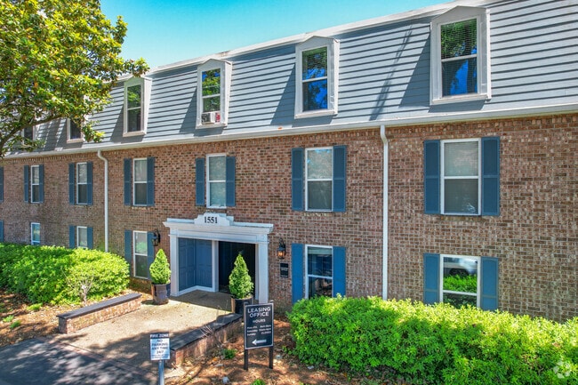 Building Photo - Palmetto Square