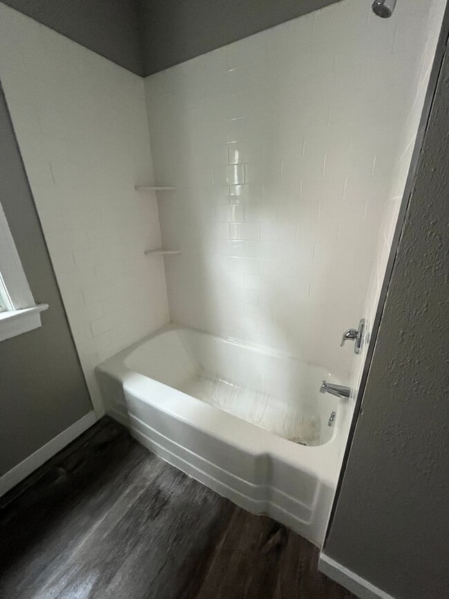 Building Photo - 226 S Cornell Cir