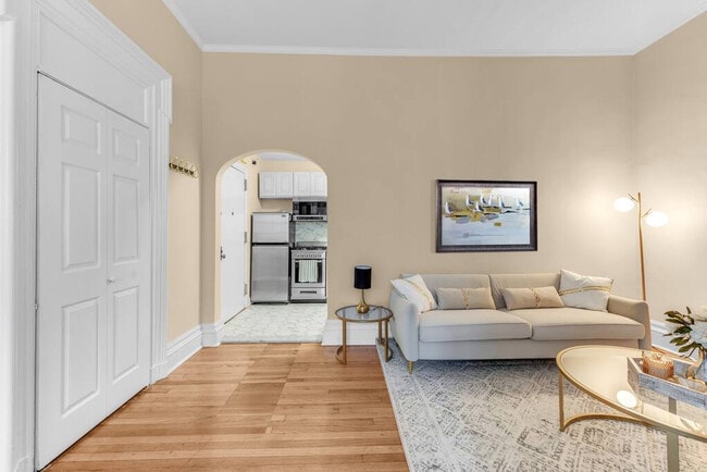 Building Photo - 45 Monroe Pl