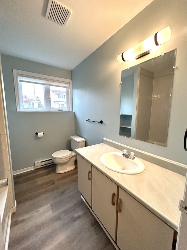 Building Photo - 8 Abbey Ln