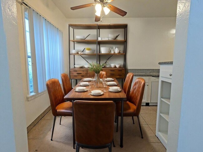 Foto del edificio - 1200 N Gardner St