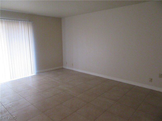 Foto del edificio - 4954 River Glen Dr