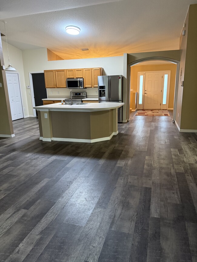 Building Photo - 49 Hemlock Trce