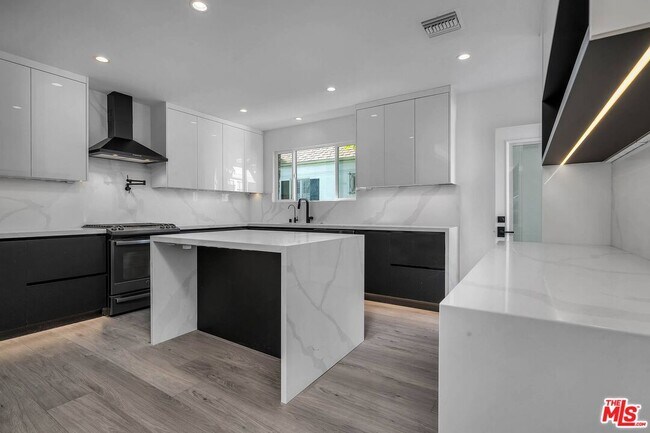 Foto del edificio - 9345 W Olympic Blvd