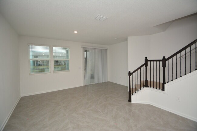 Foto del edificio - 344 Redbud Rd