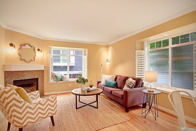 Foto del edificio - 4412 Burke Ave N