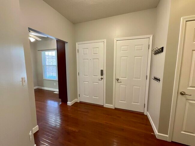 Foto del edificio - 754 Michael St