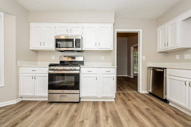 Building Photo - 8983 Habersham Dr