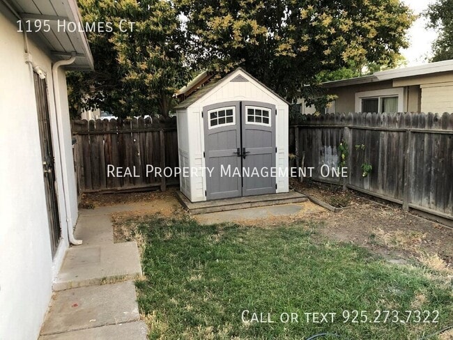 Building Photo - 1195 Holmes Ct